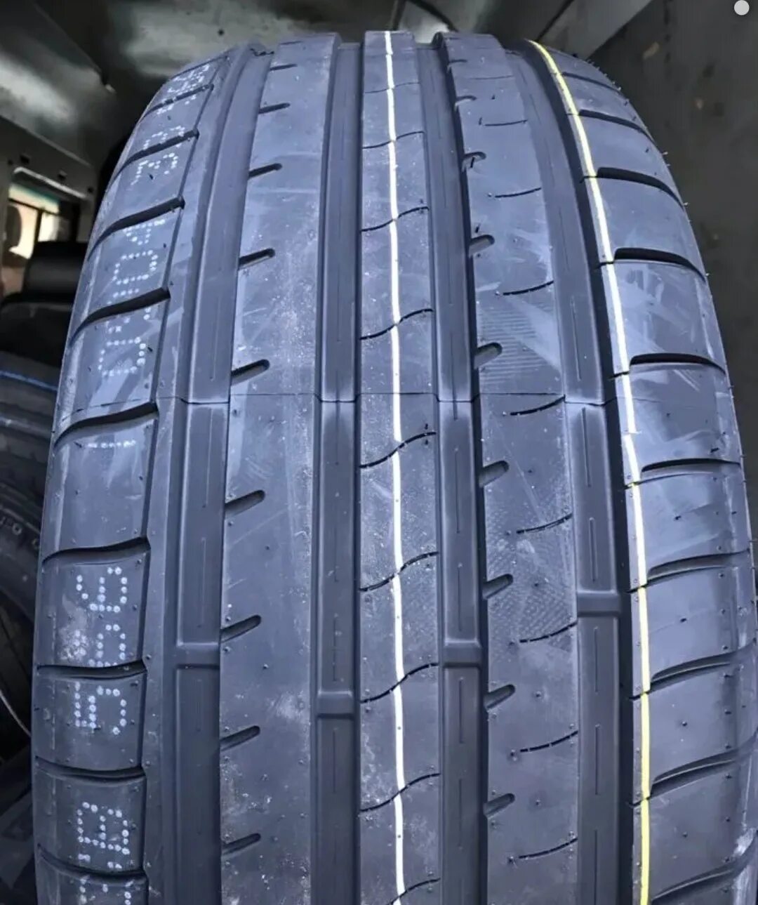 Виндфорс шины отзывы. Windforce catchfors UHP 315/35 zr20. Windforce catchfors UHP 195/45 r16 84v XL. 235/55/20 Windforce catchfors UHP. Windforce 245/40r18 97w XL catchfors UHP.