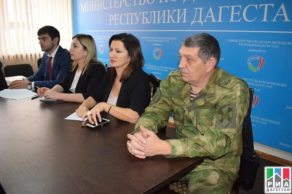 Управление махачкала. Ул магомедтагирова 159 махачкала школа. Администрация госвд "город махачкала". Управление махачкала. Начальник уо махачкала.