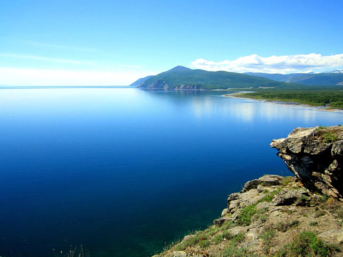 Природное наследие сибири. Мыс Лударь на Байкале. Чивыркуйский залив на Байкале. Озеро Байкал, Восточная Сибирь. Восточная Сибирь Байкал.