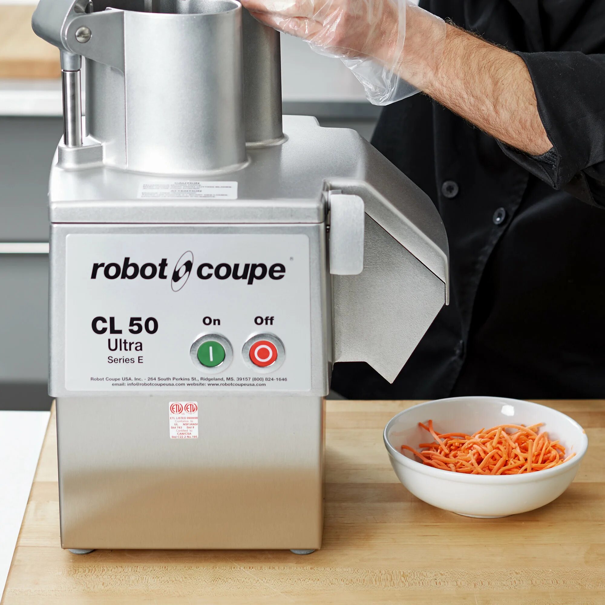 Овощерезка robot coupe cl50 e. Robot coupe cl 50. Cl 50 robot-coupe механизм. Овощерезка robot-coupe cl50 с человеком. Овощерезка robot coupe cl50 220в.