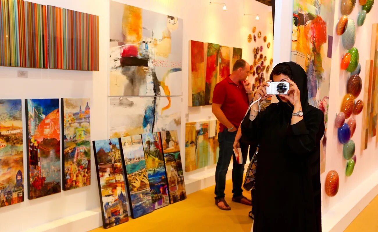 Арт галерея дубай молл. World art dubai 2024. World art dubai 2024. Дубай современное искусство. Арт выставка в дубае.
