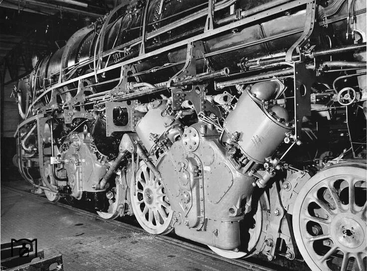 Train engine 2