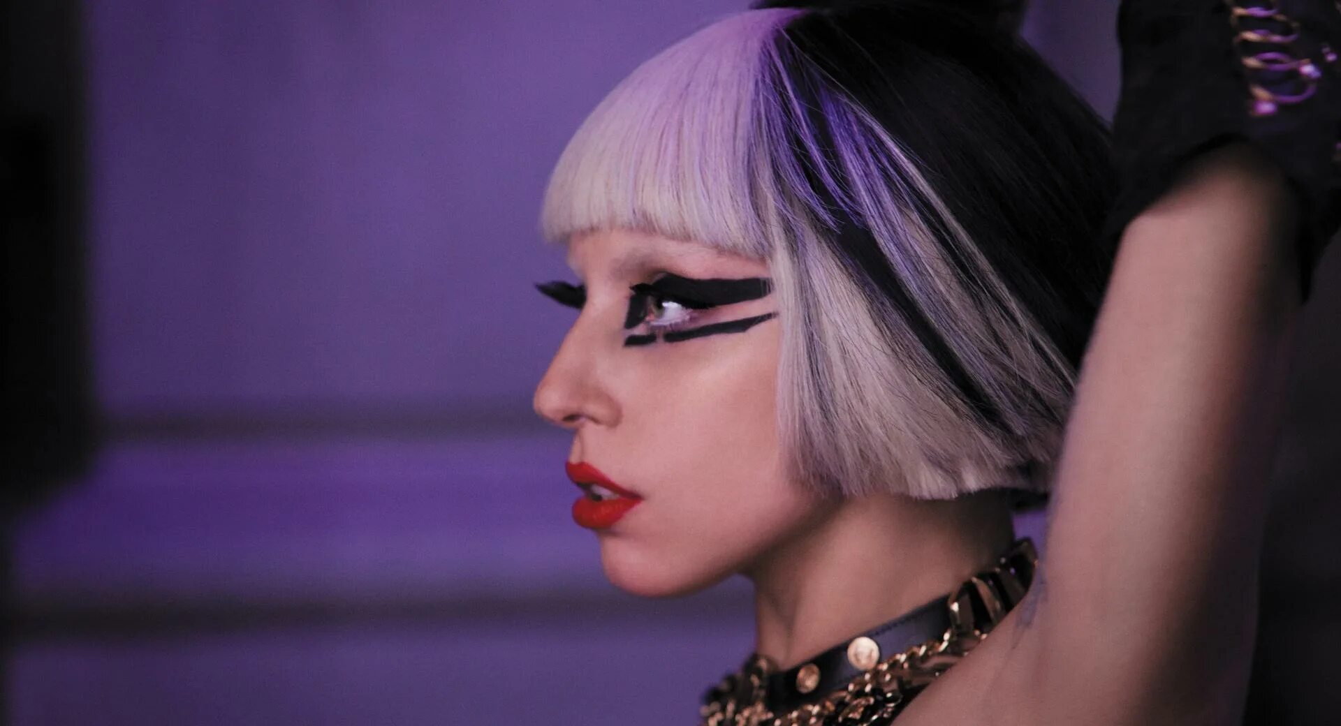 Леди гага интерсекс. Леди гага фото 2021. Леди гага. Леди гага концертные костюмы. Леди гага 1986.