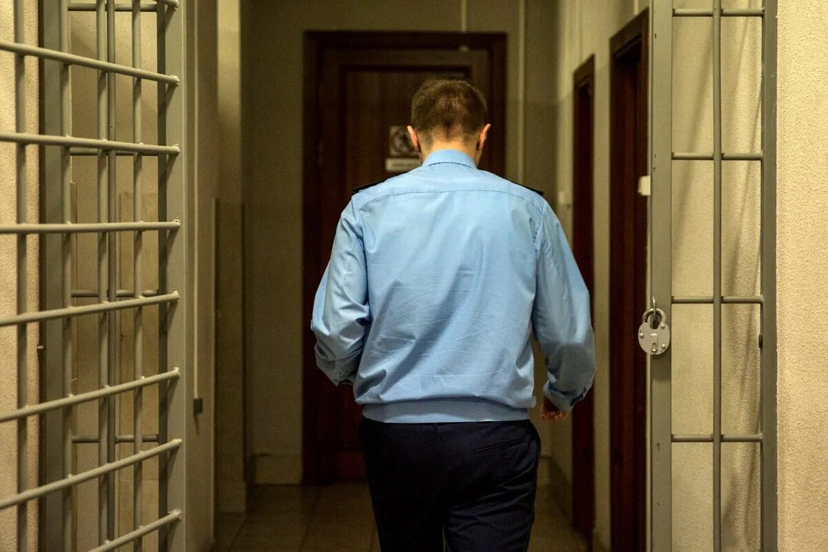 Срок за совращение несовершеннолетних. Обвиняемый виновный. новости в зеркале. развращение подростка. совращение несовершеннолетней в интернете.