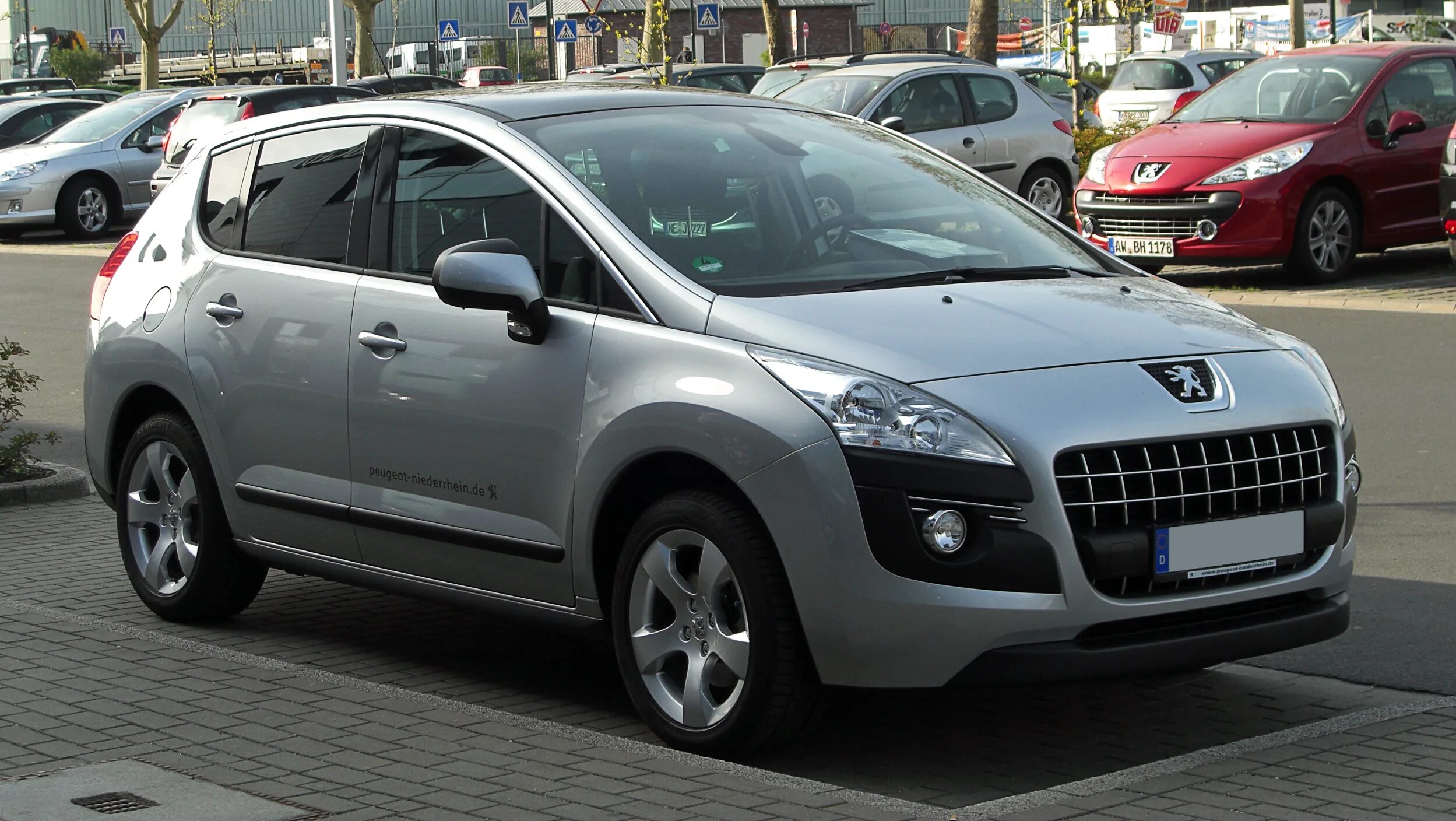 Peugeot 3008 дизель. Пежо 3008 серебристая. Пежо 3007 2014 года. Ситроен 3007. Peugeot 3008 hybrid4.