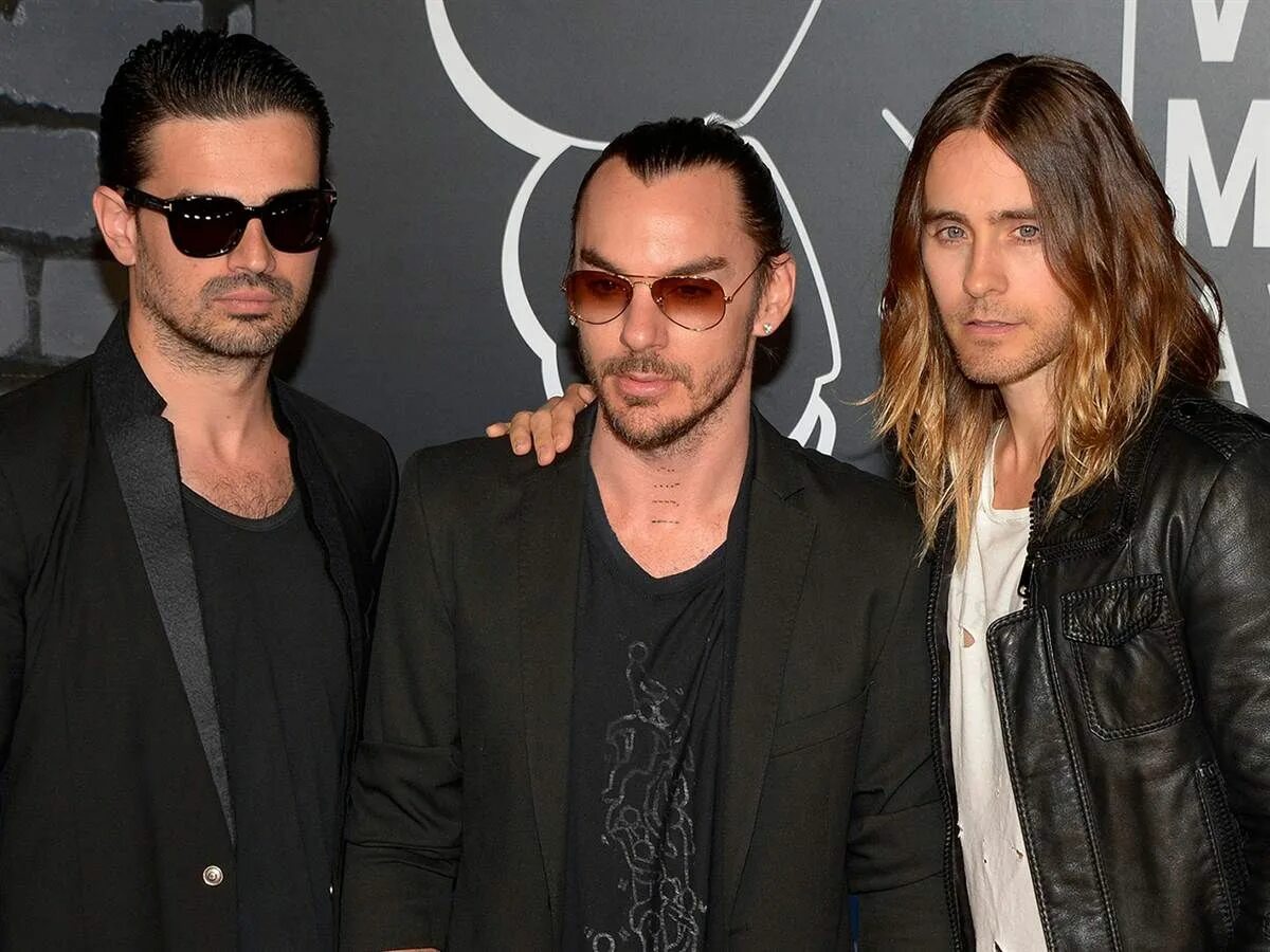 Thirty second перевод. Джаред лето 30 seconds to Mars. 30 Seconds to Mars Шеннон лето. Джаред лето в 30 секонд ту Марс. Джаред лето группа.