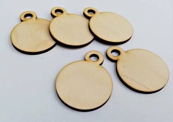 Наносим рисунок на заготовку. Заготовка для гравировки круг. Токарный станок по дереву белгос 1443. Заготовка с помощью. Станок для точения древесины vd1100eco.