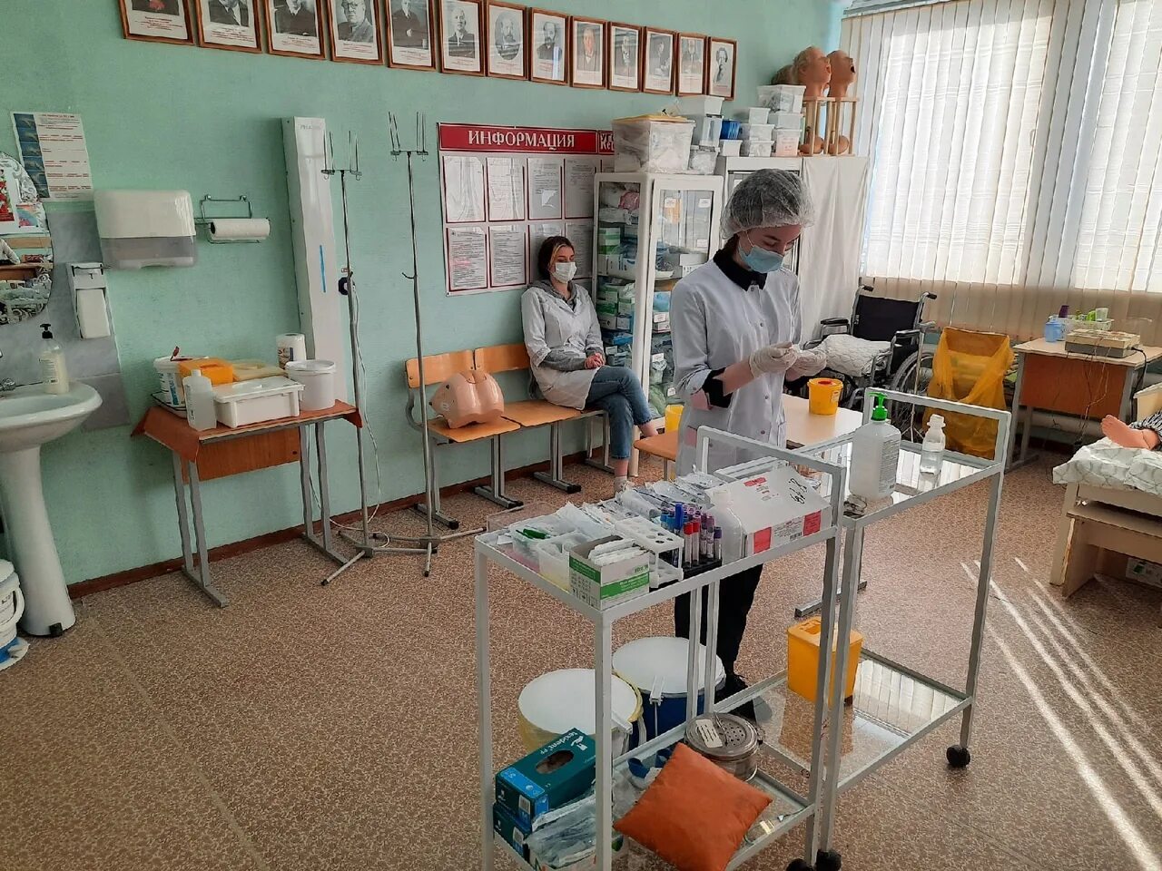 Сомк екатеринбург аккредитация. Сомк. северо-осетинский медицинский колледж. свердловский областной медицинский колледж. сомк екатеринбург сиреневый бульвар.