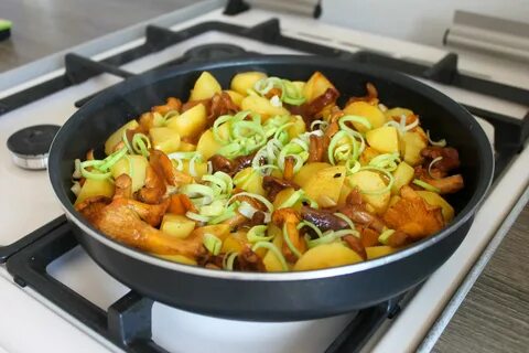 Вкусно пожарить лисички с картошкой на сковороде