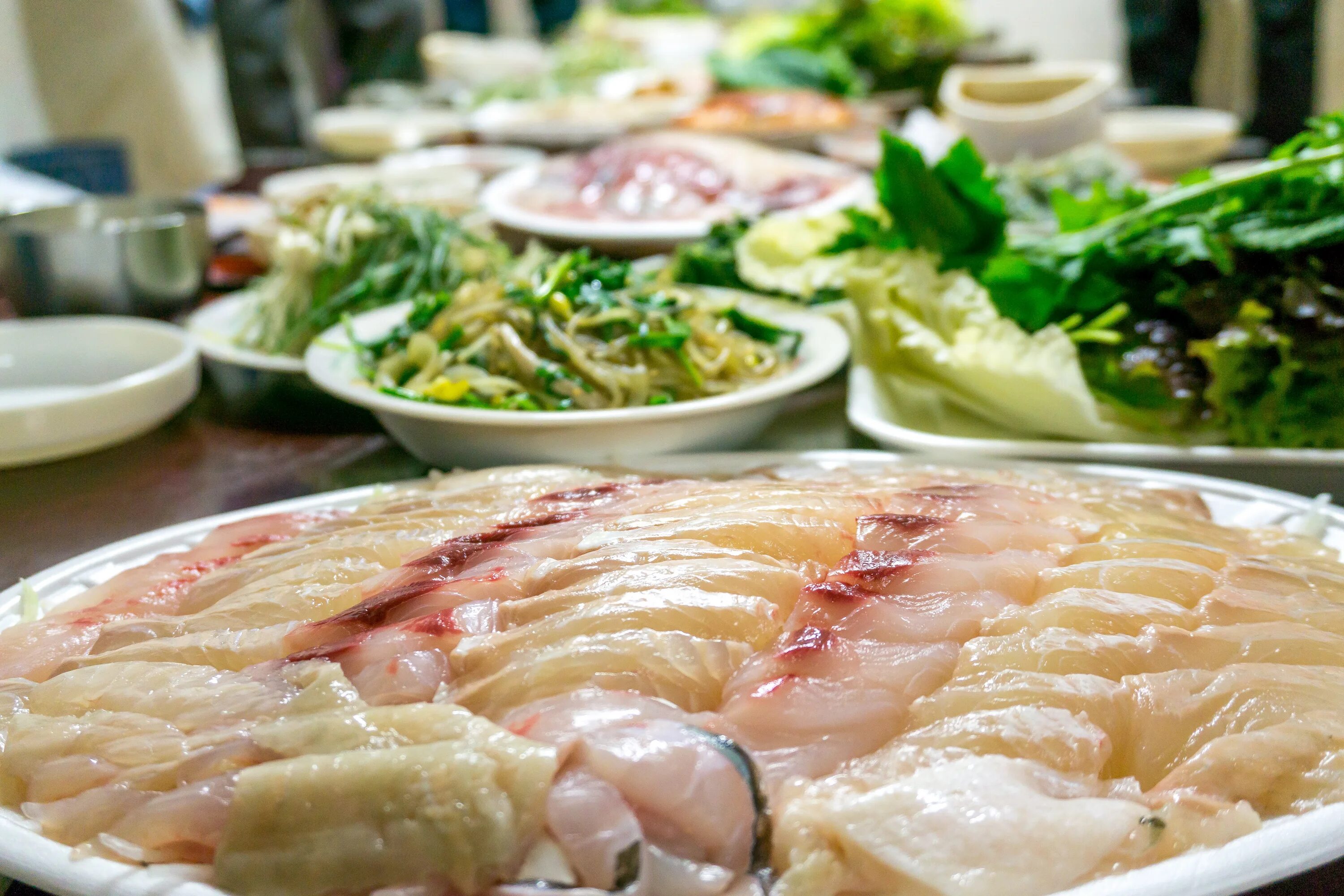 Самгёпсаль корейское. Корейская кухня морепродукты. Корейское блюдо Хе из рыбы. Корейские морские продукты.