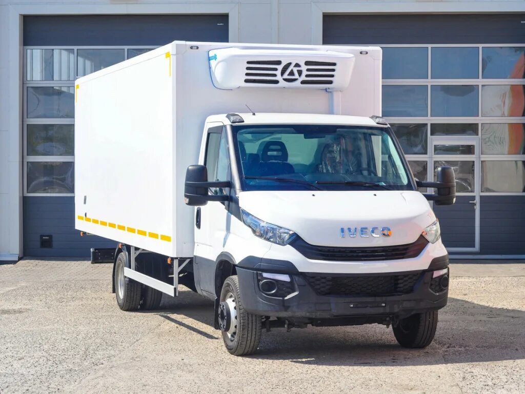 Легковой рефрижератор купить. Iveco Daily 72c15. Ивеко Дейли фургон рефрижератор. Ивеко Дейли 70с15 фургон. Фургон-рефрижератор Iveco Daily 72c15.