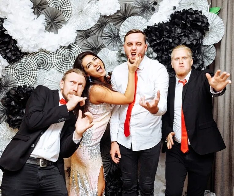 Коллектив драйв бэнд тирасполь. Life'n'drive. Live n. Группа лайф энд драйв барнаул. Live n.