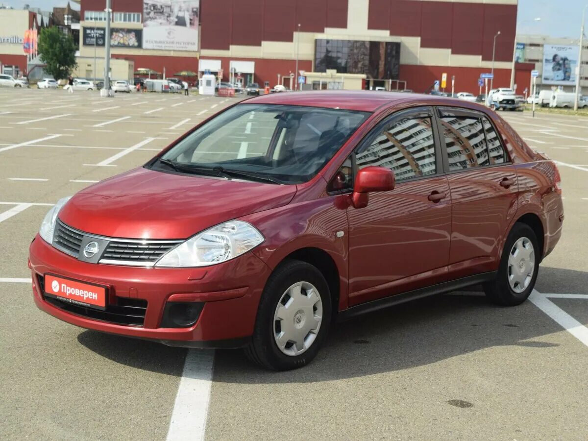 Ниссан тиида купить 2010. Nissan Tiida 1 седан. Ниссан Тиида седан красная. Ниссан Тиида красный 2005. Nissan Tiida 1 седан красная.