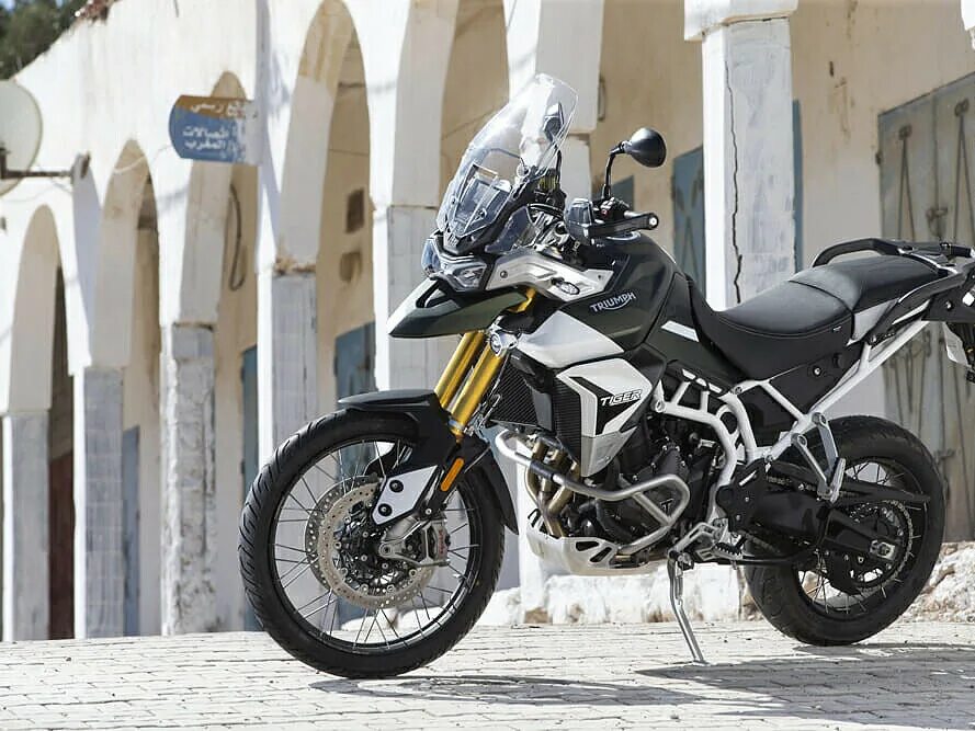 Triumph tiger 900 rally. Триумф тайгер 900. Triumph tiger 900 rally pro. Triumph 900 rally pro. Triumph tiger 900 rally.
