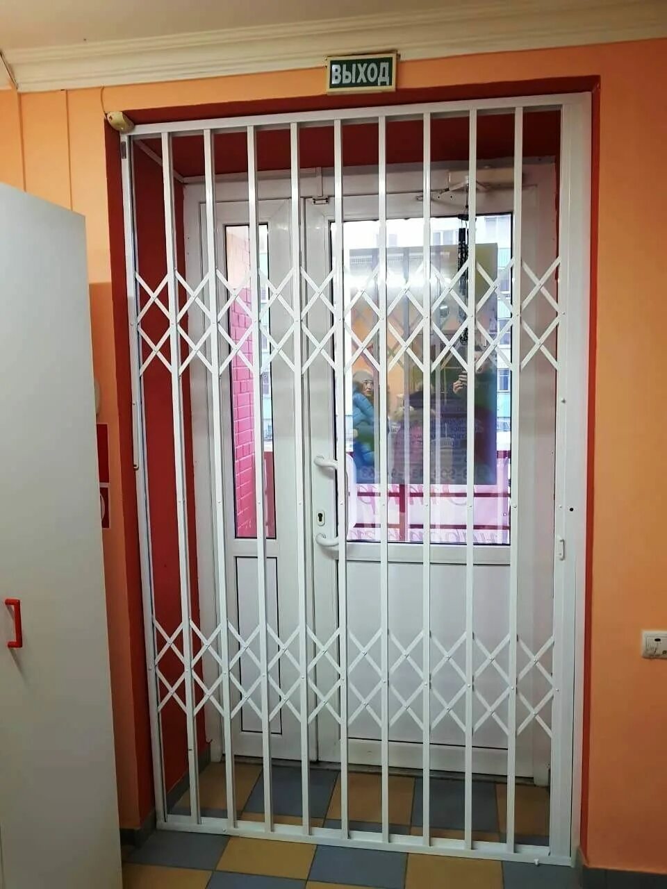 решетка в дверной проем. раздвижные решетки 1760*1310 мм. решетка в дверной проем. решетчатая дверь, тамбурная дмр-020. решетка раздвижная металлическая гармошка.