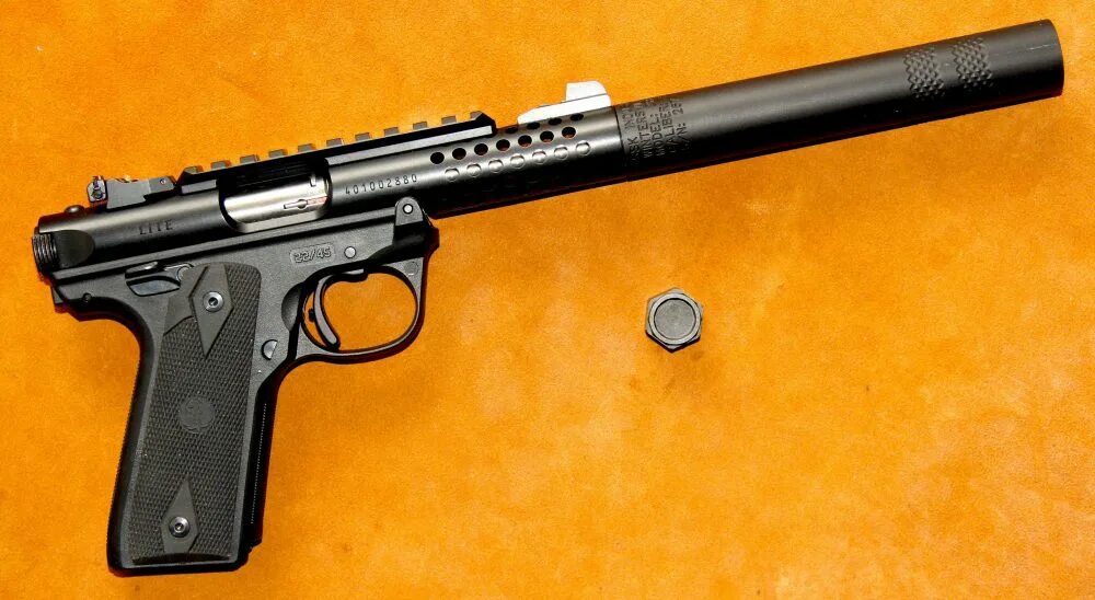 Ruger 22. Ruger mark iv 22/45 с глушителем. ruger mark iv 22/45 tactical. ruger mark 4 с глушителем. ruger mark iv tactical suppressed 22lr.