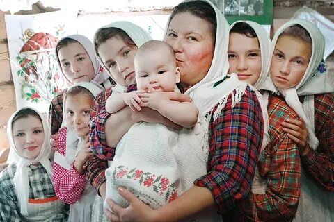 Мама очень много