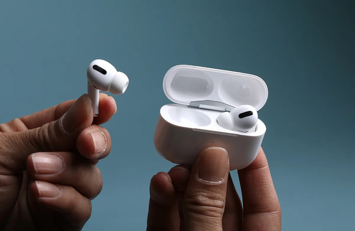 Что лучше airpods pro 2. Наушники Apple аирподс про 2. AIRPODS Pro 2 2023. Apple Earpods 3 Pro. Наушники Apple Earpods 2023.