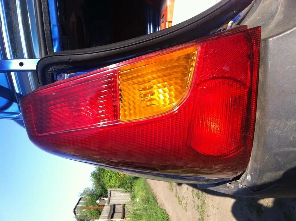 Задний фонарь рено логан 2. Логан задний фонарь 2006. заднего фонаря для ам renault logan. задний фонарь логан 1. рено логан задние фонари рестайлинг.