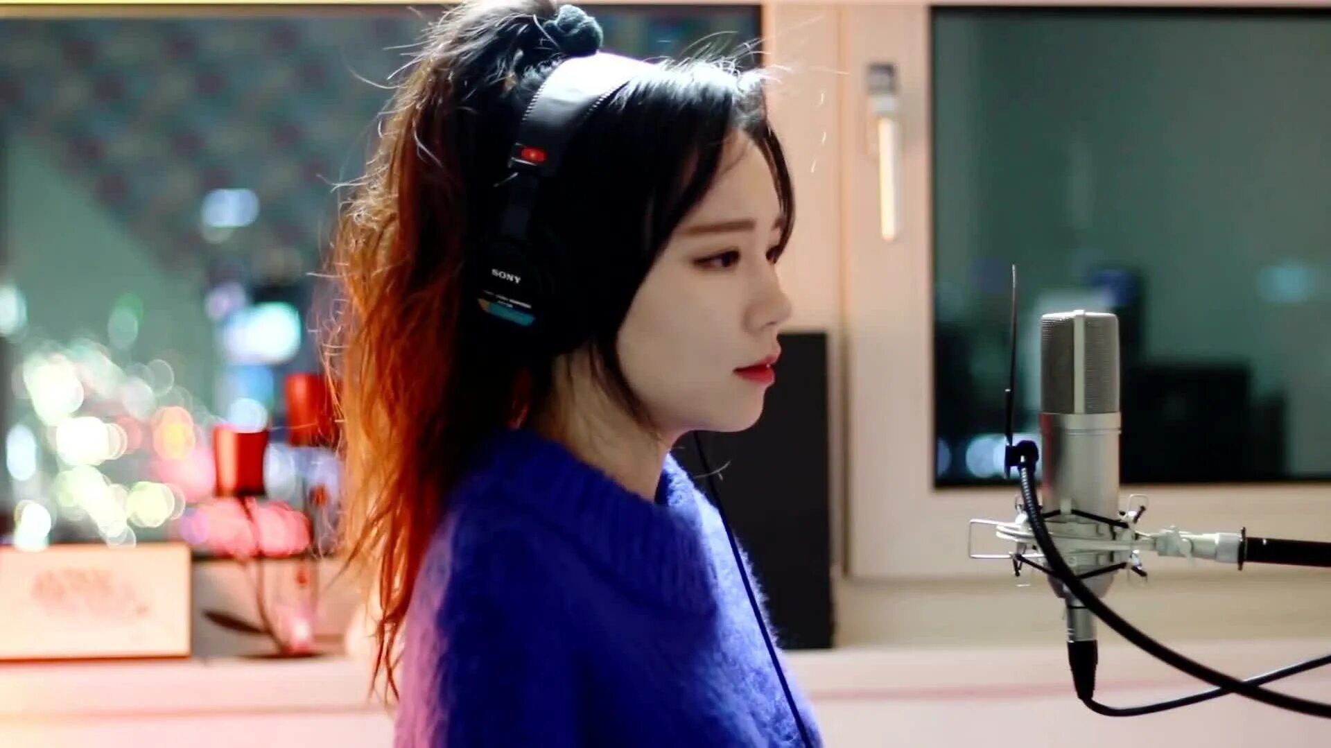 Me singing песня. Sing sing sing ноты. Me singing песня. синг сонг сонг перевод. Sing the song стр 13.