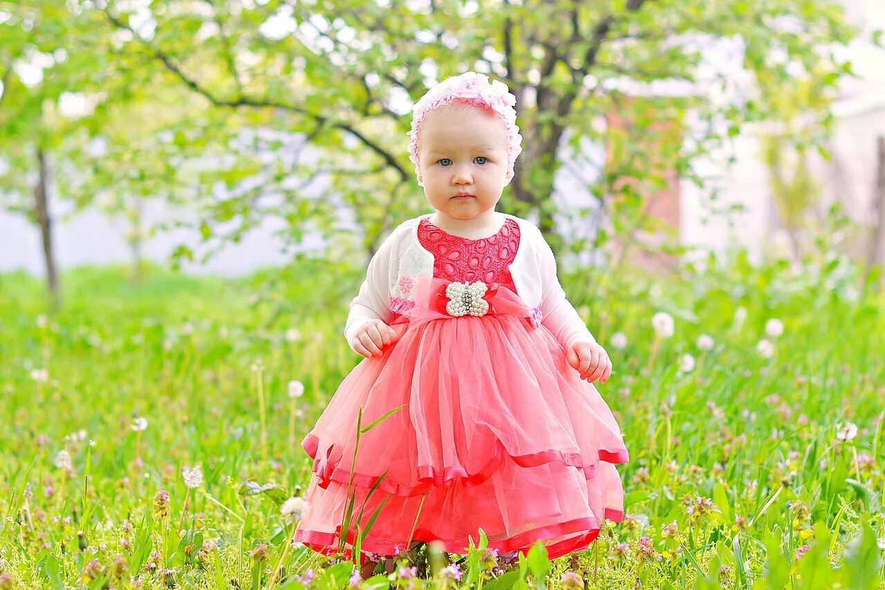 Natural babies. Дети и природа. Малышка. Маленькая радость в розовом платье. Малыши летом.