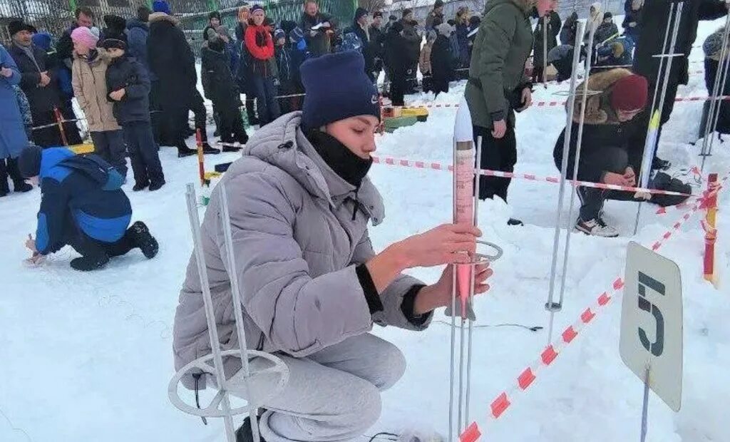 Зимнее Подмосковье. Чемпионат по спортивному спуску. Ракета в Подмосковье. Сергиев Посад зимой.