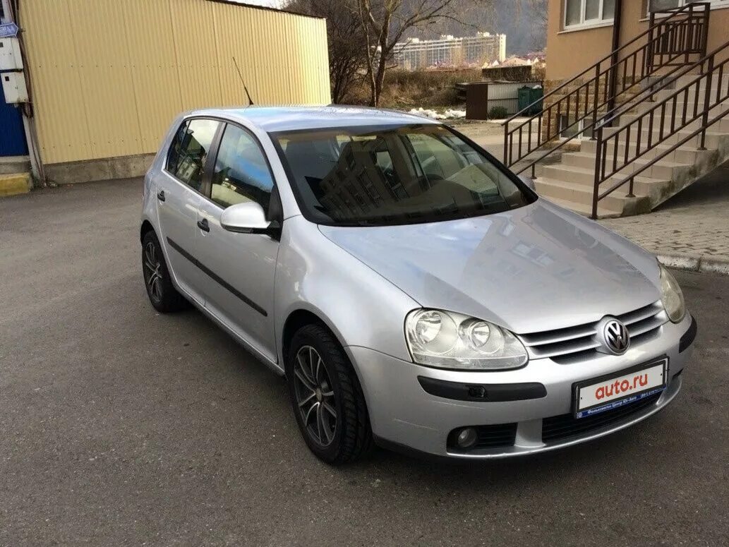 Фольксваген гольф 5 2005. Фольксваген гольф 2005. Volkswagen Golf 2005 года. Фольксваген гольф v 2005.