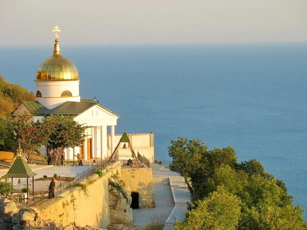 святыни крыма. крым форос храм воскресения христова. мыс фиолент монастырь святого георгия. воскресенский собор севастополь. инкерман свято-никольский храм крест.