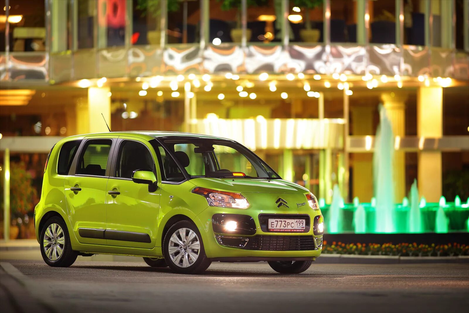 4. Ситроен с3 пикассо. Citroen c3 picasso 2013. Ситроен пикассо с3 ошибка. Ситроен пикассо с3 белый панорама.