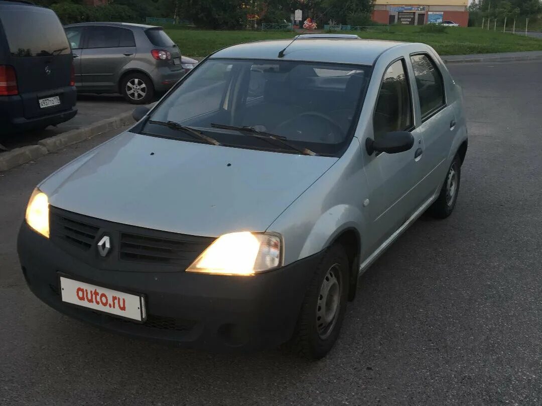 4. 4. рено логан 2005 1. Renault logan 1 2005. Renault logan i 2005.