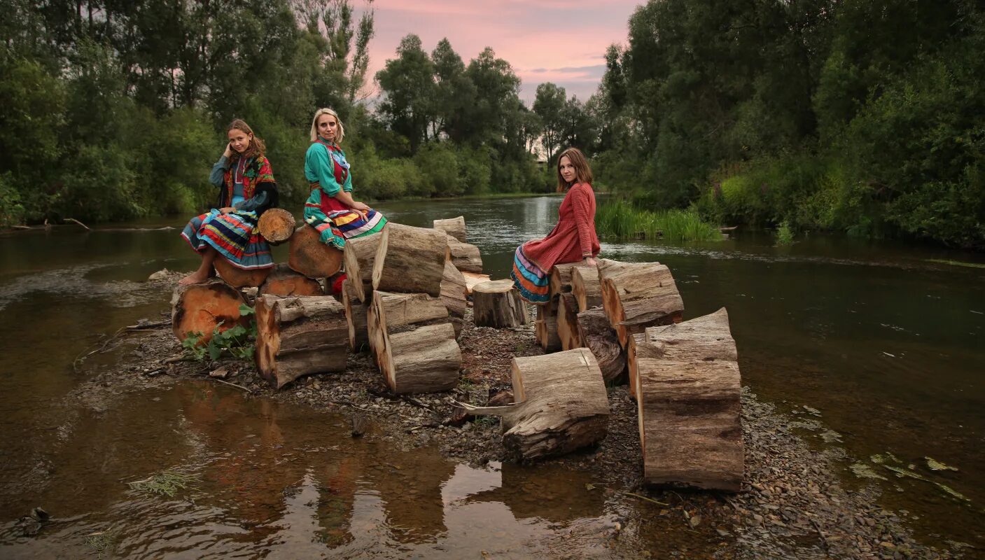 как дела на речке. дети воды. детская фотосессия у реки. лето речка. лето у бабушки в деревне.