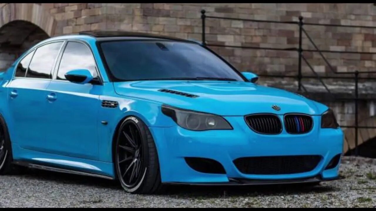 Цвета бмв е60. BMW m5 e60 синяя. БМВ е60 голубая. БМВ м5 е60. BMW 5 e60 синяя.
