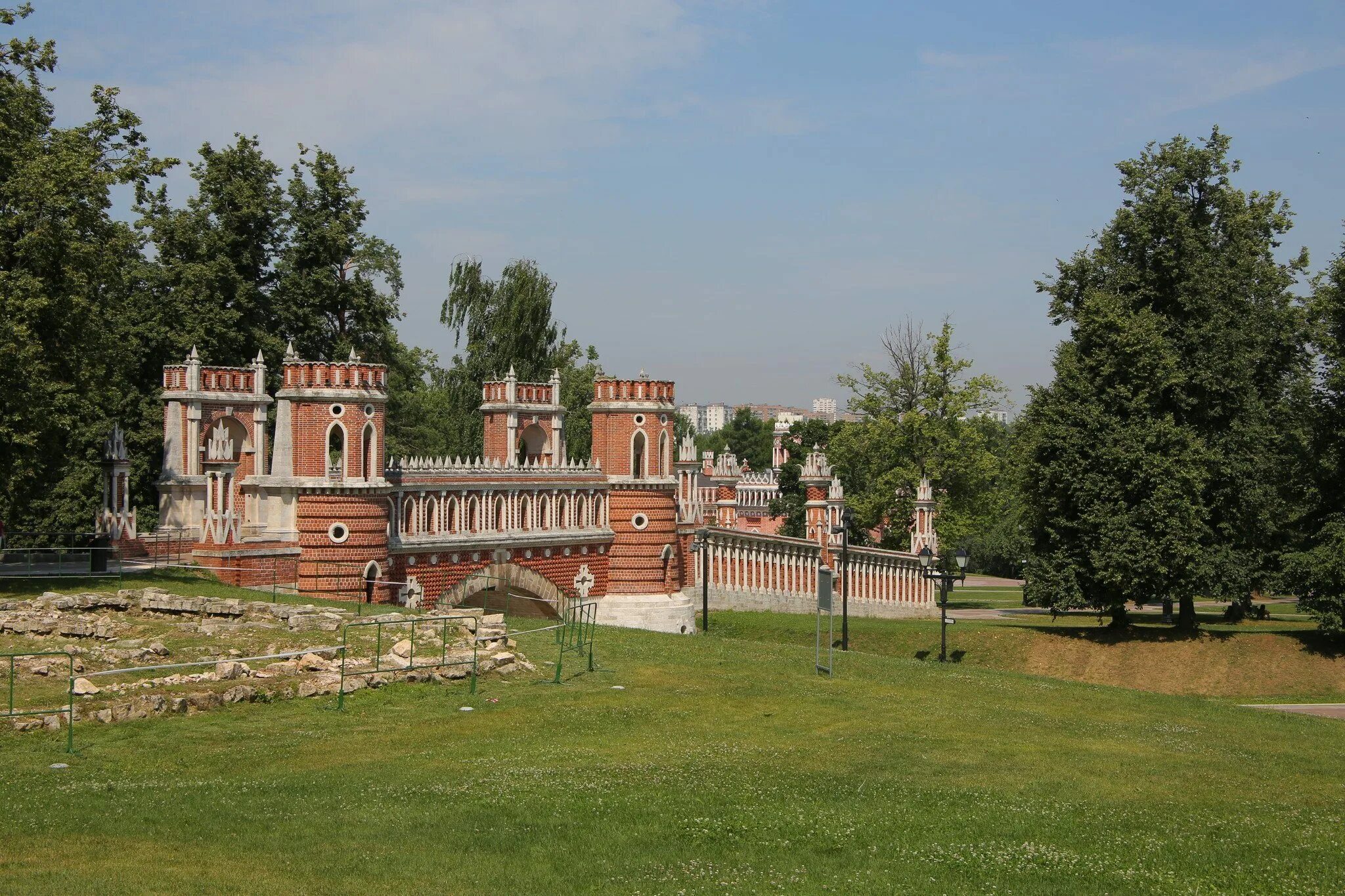 Холоп царицыно. Усадьба Царицыно Баженов. Парк усадьба Царицыно. Парковый ансамбль Царицыно. Усадьба Царицыно (Архитектор в.и. Баженов).