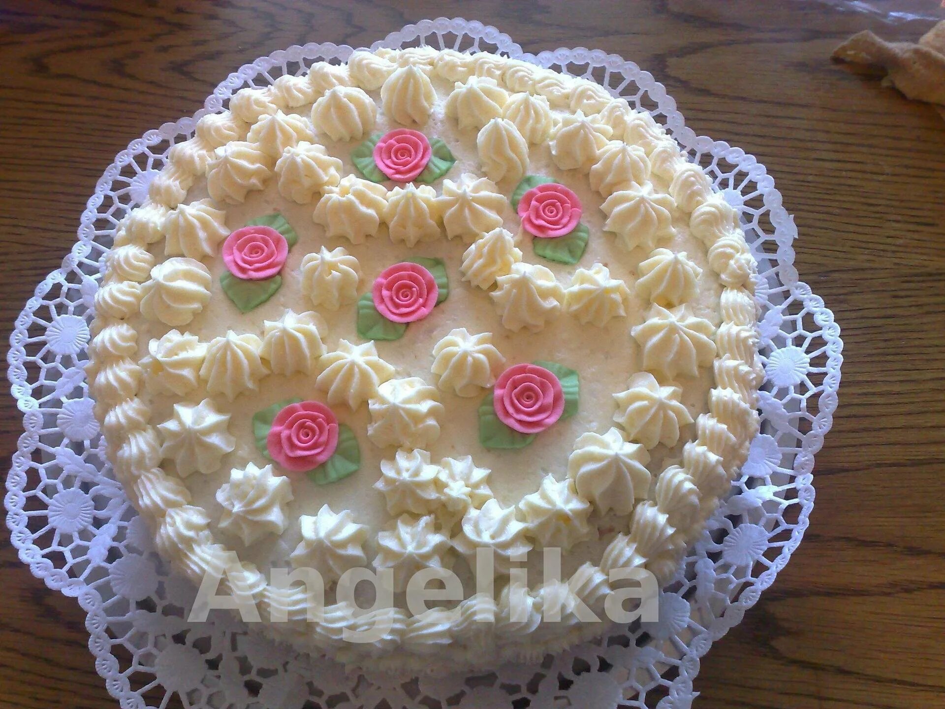 вкусный масляный торт. торты домашние масляные. бисквитный торт с масляным кремом. масляный торт. украшения из сливочного крема.