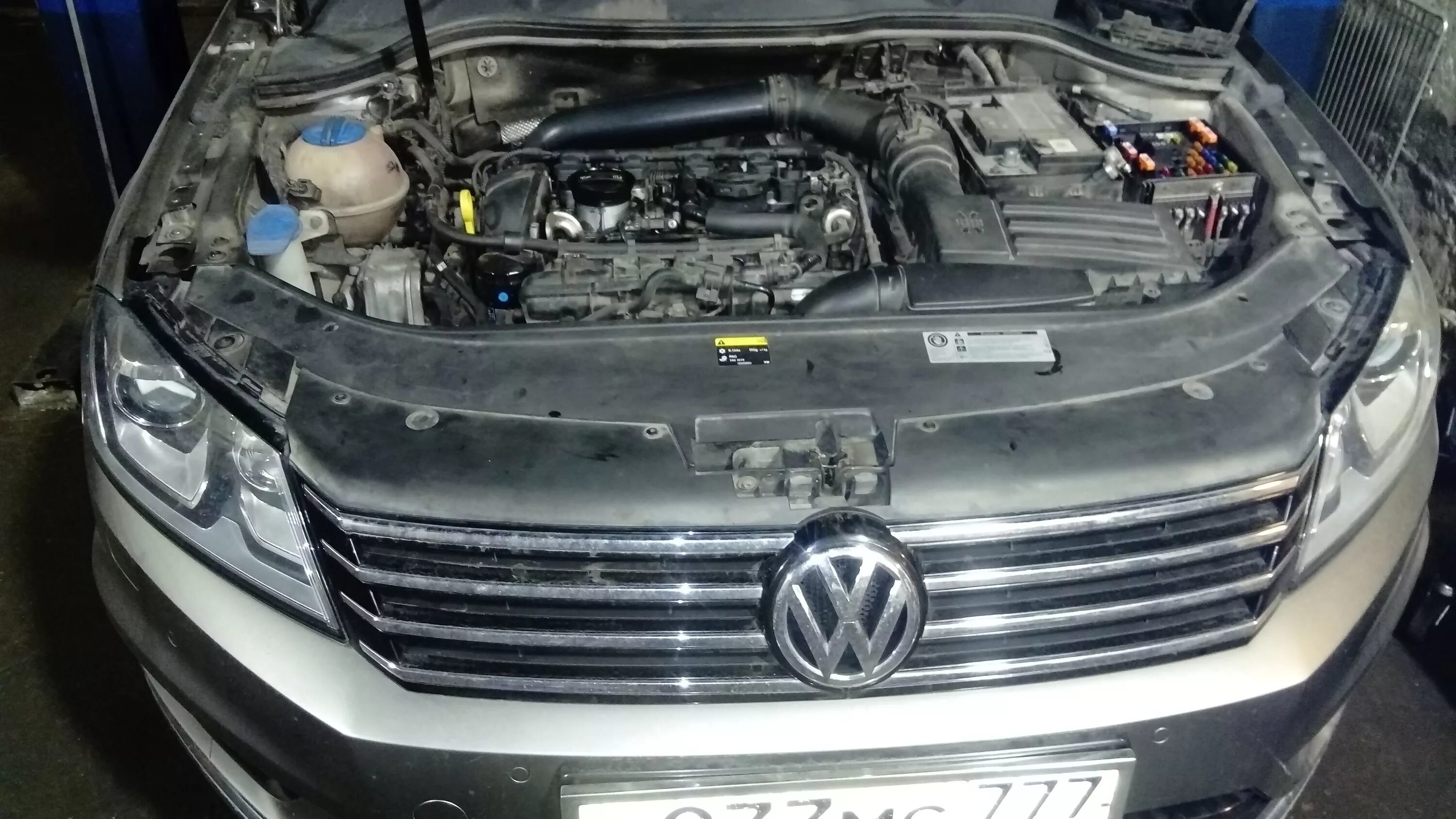 Фольксваген Пассат б7 двигатель. Двигатель Volkswagen Passat b7. Мотор 1.8 TSI Passat b7. Двигатель Фольксваген Пассат б7 1.8 TSI.