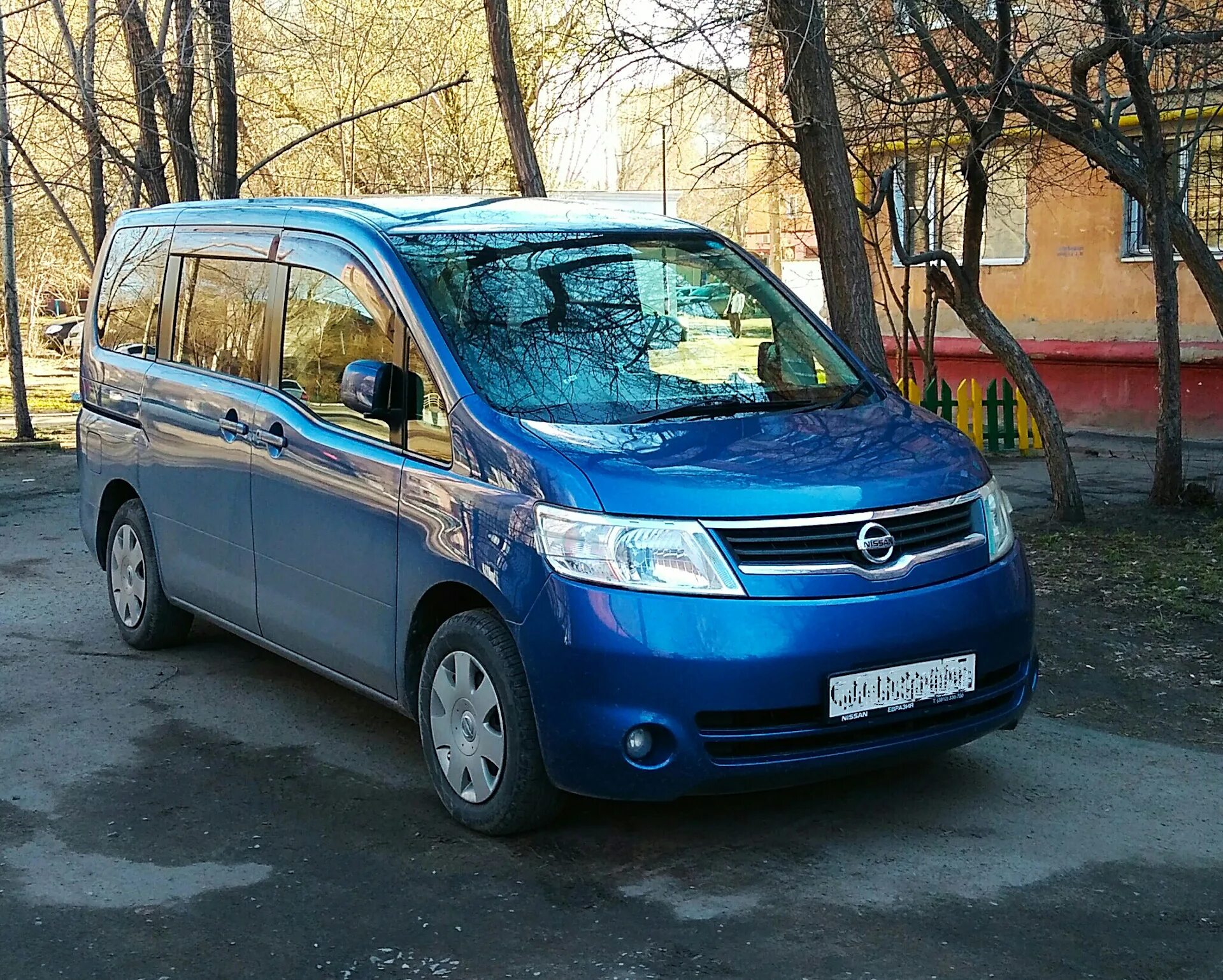 Ниссан Серена. Nissan Serena 2.0. Nissan Serena MK III. Ниссан Серена c26.