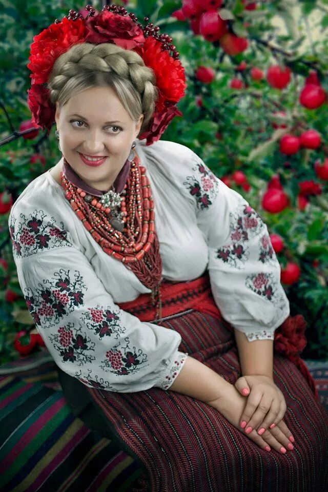 Украинский национальный костюм. Жинка. Жинка на русском. Фотосессия в украинском стиле. Жинка моя.