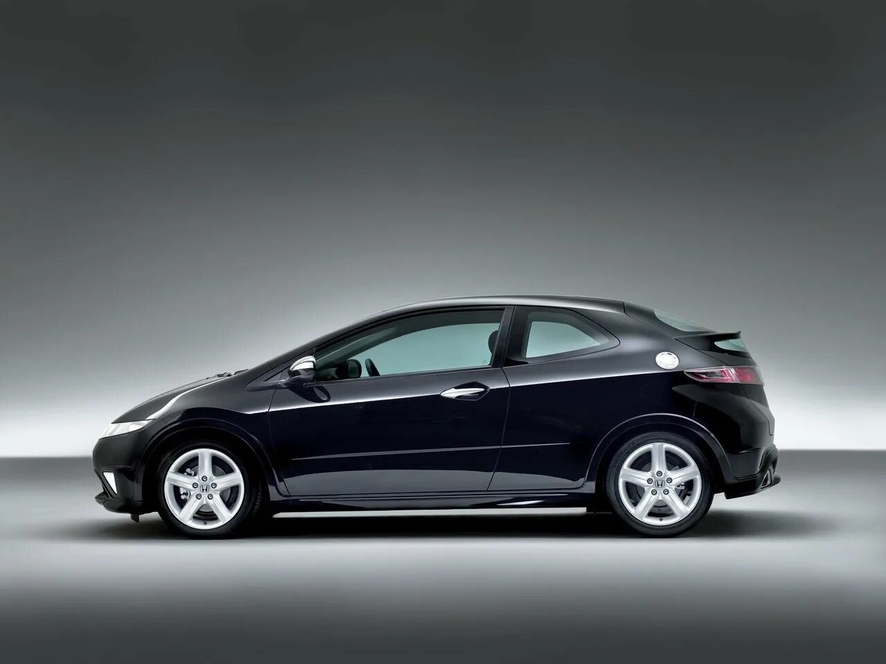 Honda Civic 2008 хэтчбек. Honda Civic VIII хэтчбек. Honda Civic 8 Hatchback. Зонда Цивик хэтчбек 2008.