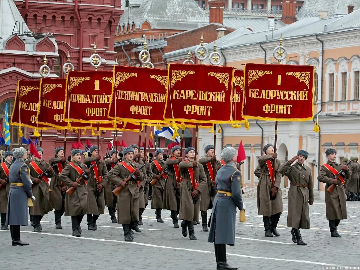 Зачем парад. 7 Ноября. Парад 7 ноября. Парад Победы СССР. Шестидесятилетие парада 1941 на красной площади.