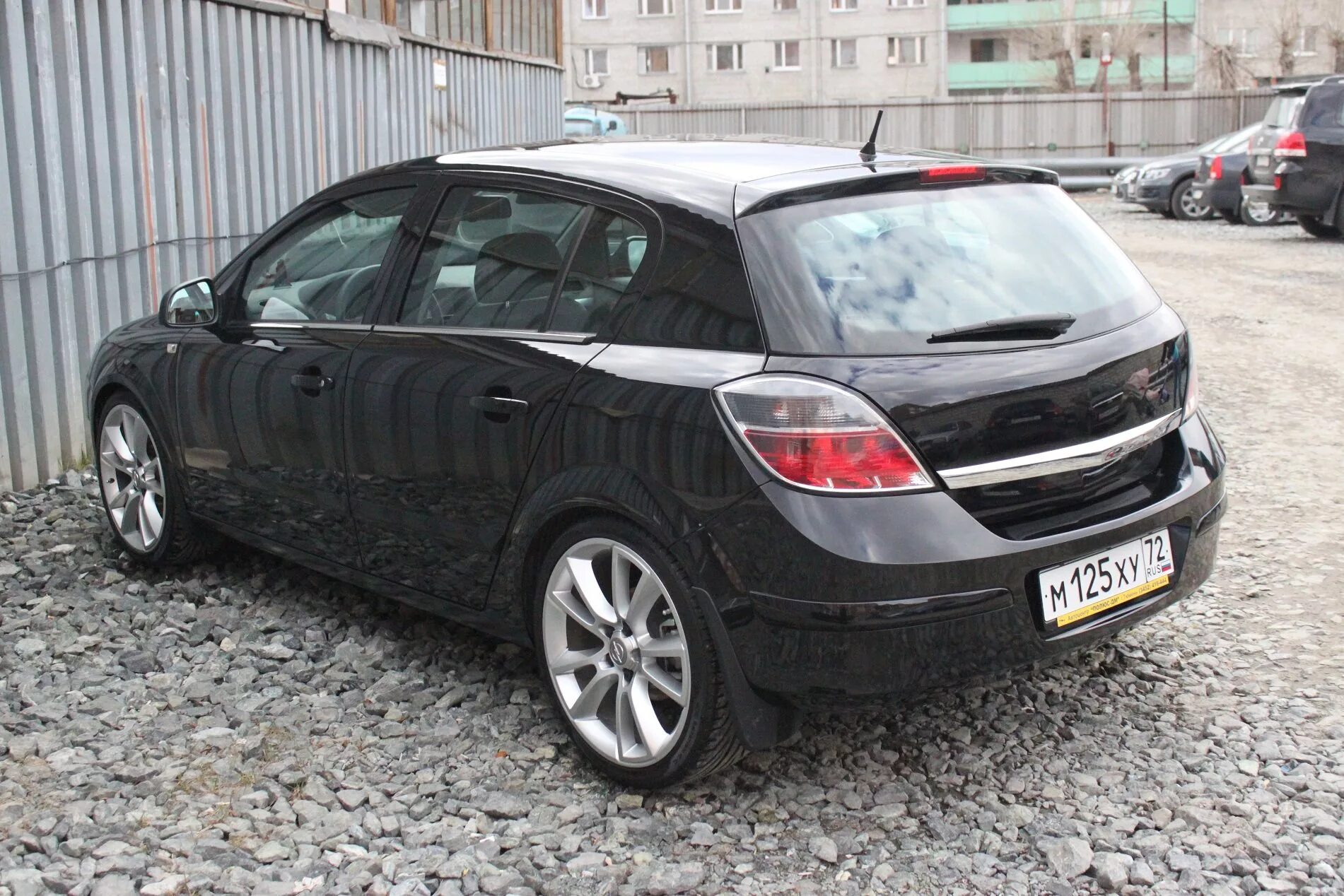 Opel astra черный. Opel Astra черная.