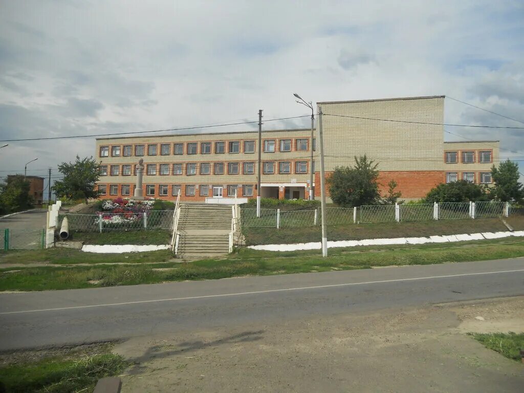 Школа имени бурденко каменка. Школа 1 каменка. Школа имени бурденко каменка. Школа 1 каменка пензенская область. Каменка 9 школа 4в класс.