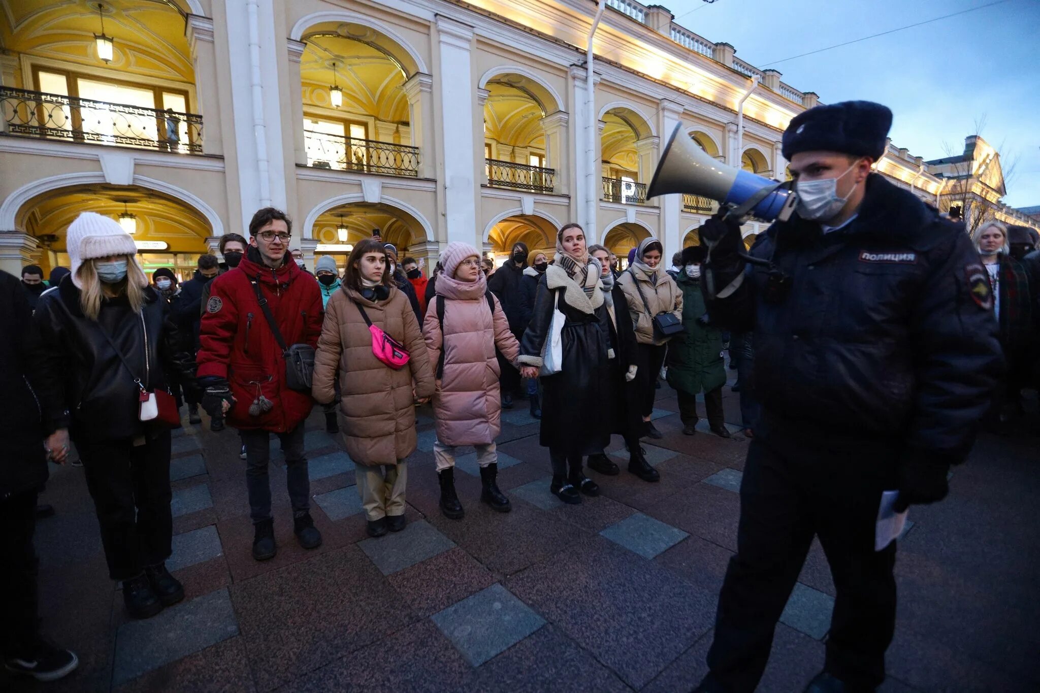 Протесты в России. Протесты в Питере. Митинги в Москве в феврале 2022. Митинг 24.02