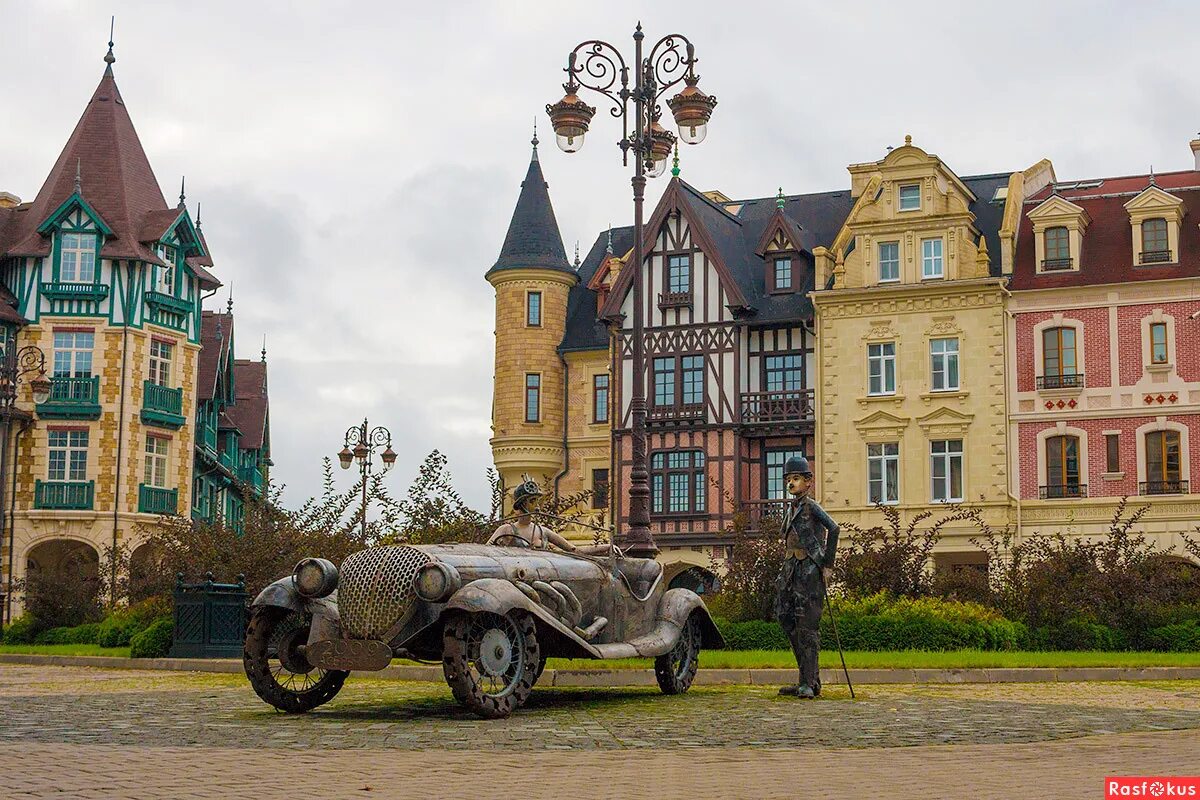 Довиль коттеджный поселок одинцово. Поселок довиль одинцовский район. Одинцово элитный поселок довиль. Поселок довиль одинцовский район. Довиль одинцово.