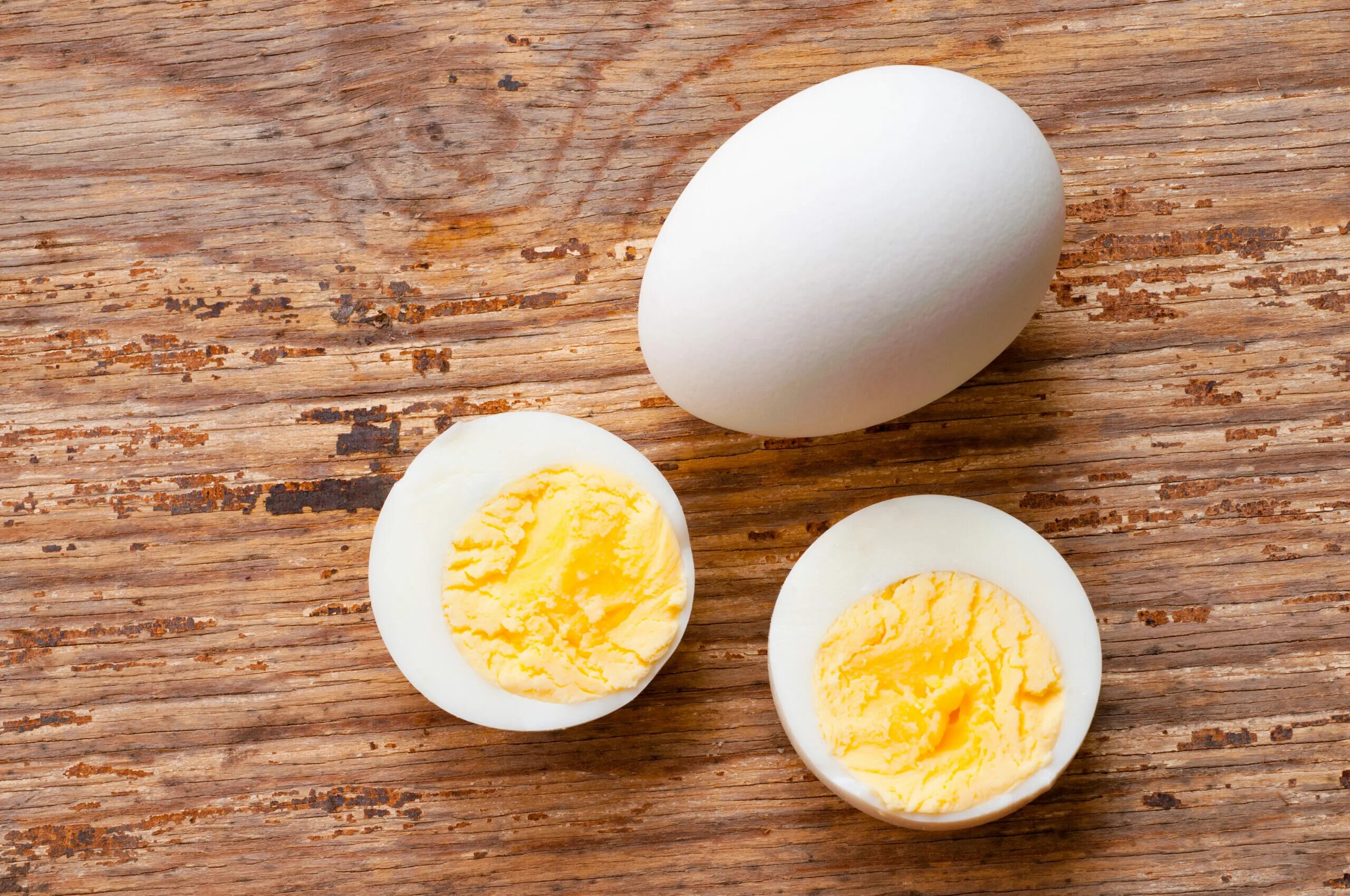 Вареные яйца. Текстура вареного яйца. Скорлупа яиц. Текстура желтка.