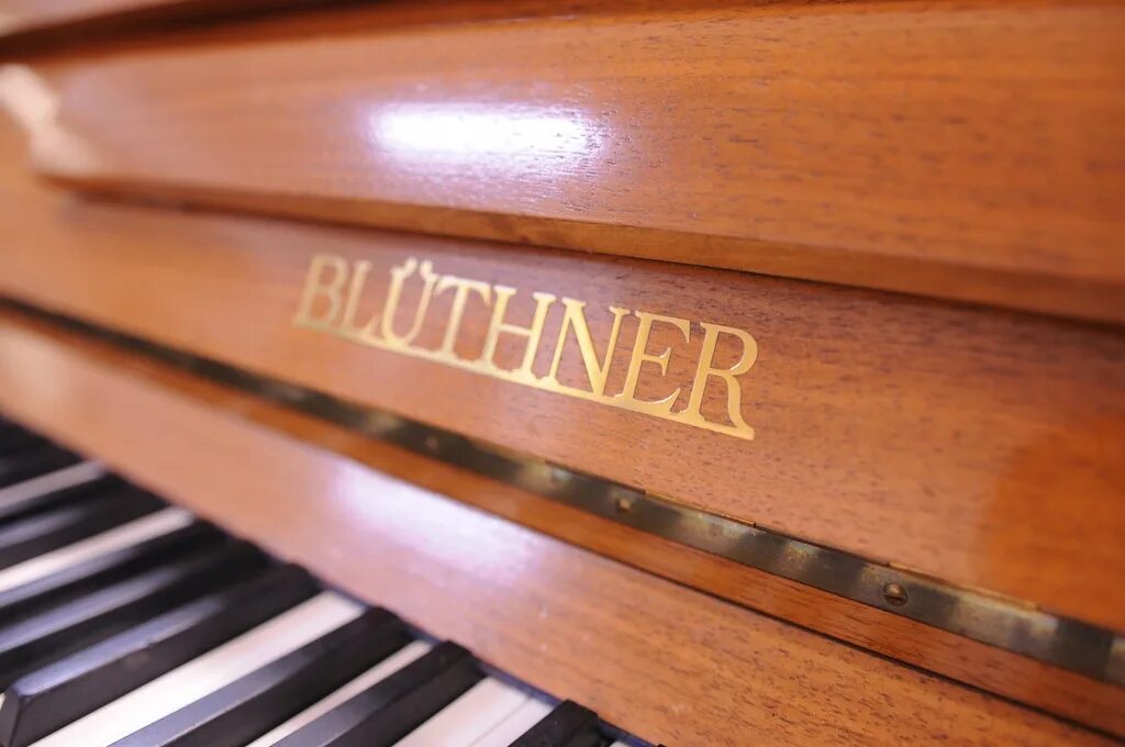 Фортепиано отзывы. Фортепиано блютнер. bluthner logo. табличка на пианино julius bluthner 57079. &quot;bluthner&quot; визитка компании.