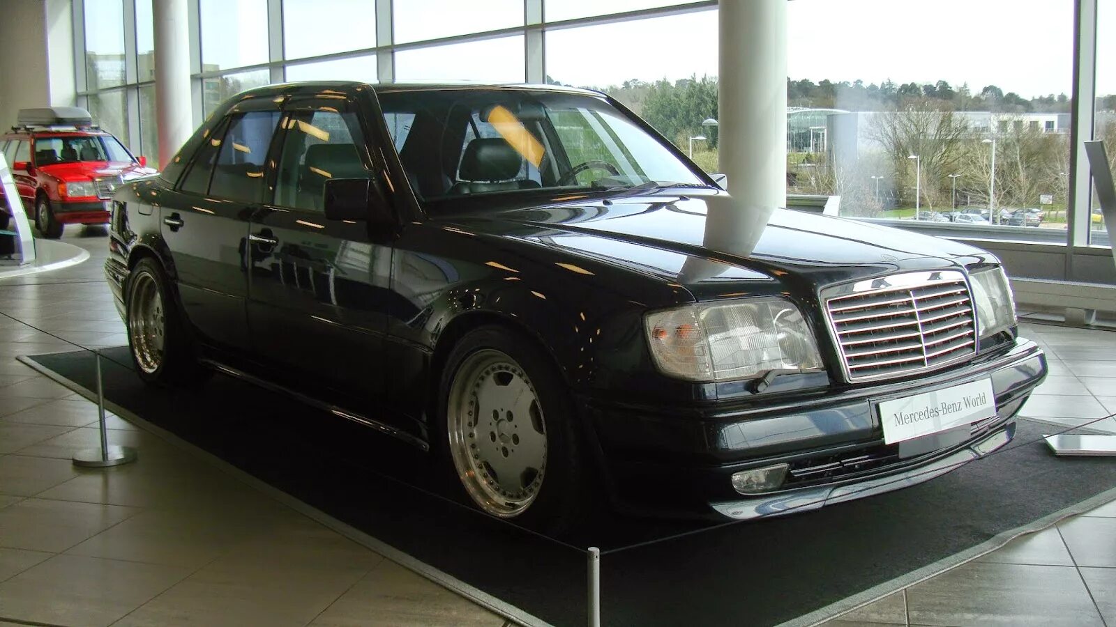 124 тыс. Mercedes w124 e60 AMG. Mercedes 124 AMG e500. Mercedes w124 e60 AMG Limited. Mercedes Benz w124 e500.