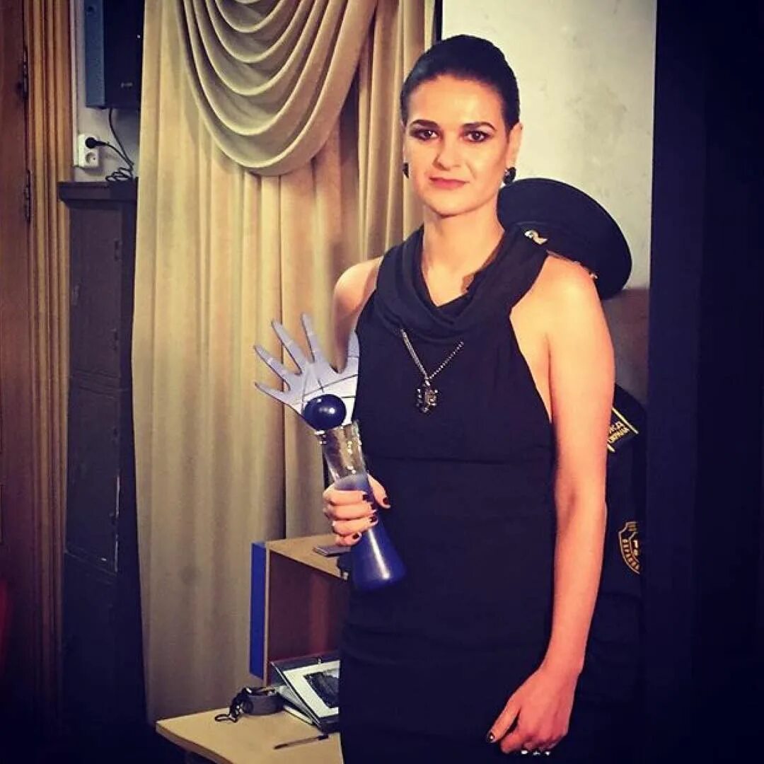 Виктория райдос победитель 16 битвы экстрасенсов. Виктория райдос и мэрилин керро. Виктория райдос победитель 16 битвы экстрасенсов. Виктория райдос битва экстрасенсов 2022. Кирилл битва экстрасенсов 22 сезон ковяхов.