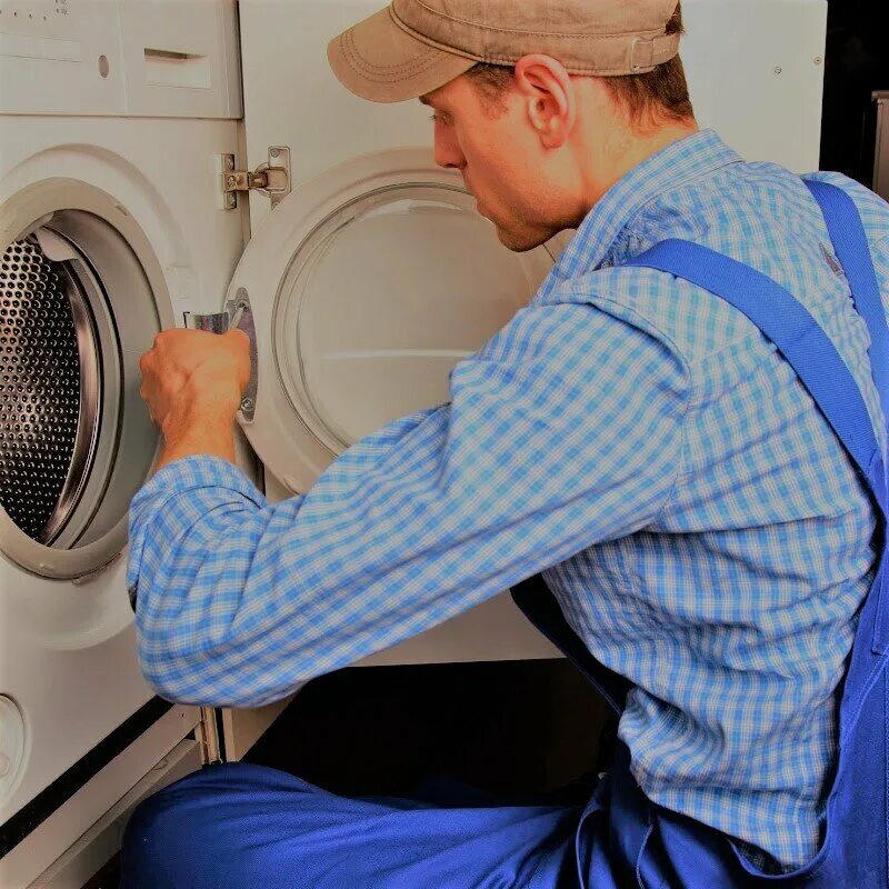 Ремонтник стиральных машин. Пусадомойкой работа насевере. Ремонт стиральных машин. Чинить стиральную машину. Мастер бытовой техники.
