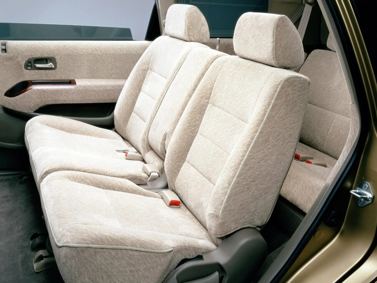 Хонда стрим 2001 салон. Сиденья honda odyssey. Сиденья honda odyssey. Honda stream 3 ряд. Хонда одиссей 2 салон.