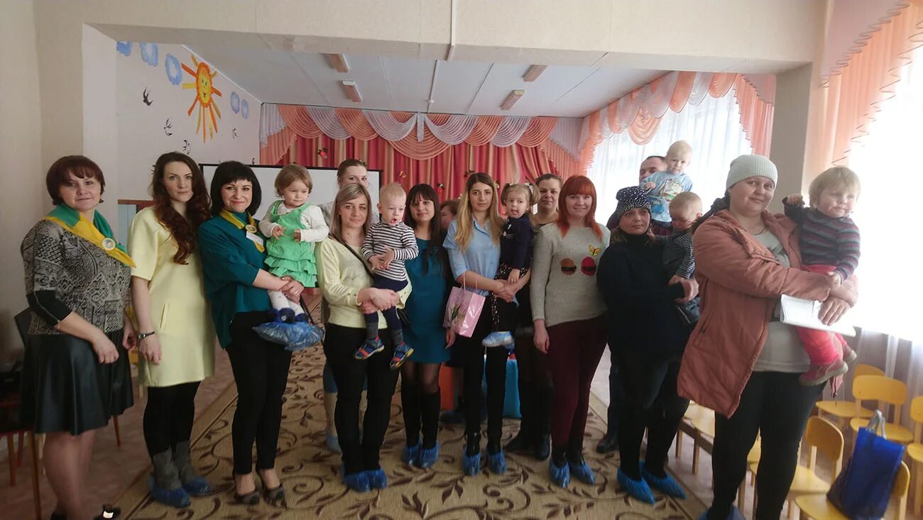Зеленый остров в саду. Бор. Сад боровичок. Сад боровичок. Сад боровичок.